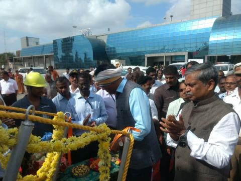 Shri Mansukh Mandaviya, Union Minister of State for Shipping (Independent Charge) and Chemicals _ Fertilizers launching Emergency Towing Vessel (ETV) at Chennai Port